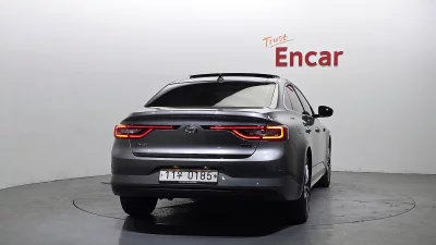 Renault SM6