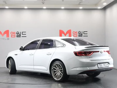 Renault SM6