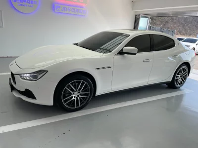 Maserati GHIBLI