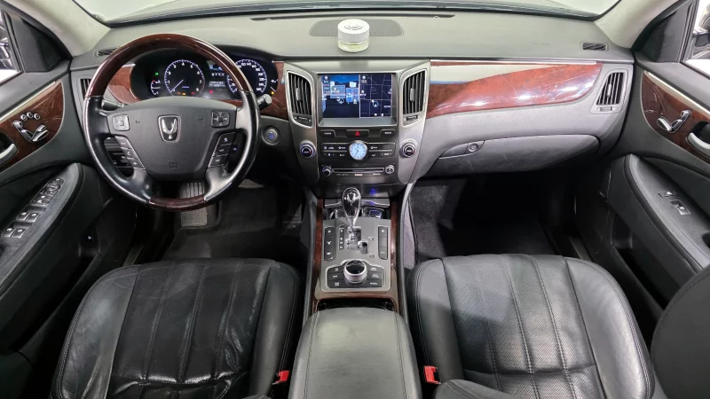 Hyundai Equus