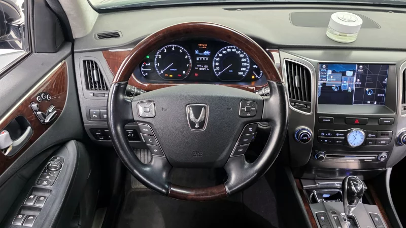 Hyundai Equus