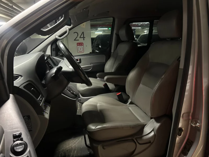 Hyundai Grand Starex