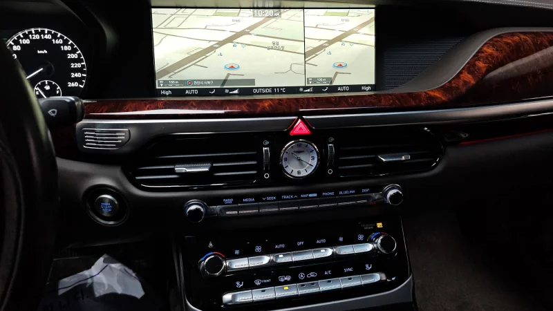 Genesis EQ900