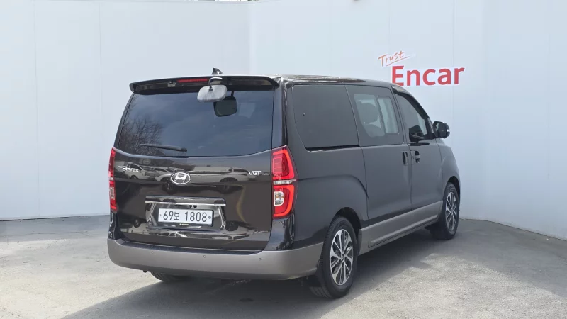 Hyundai Grand Starex