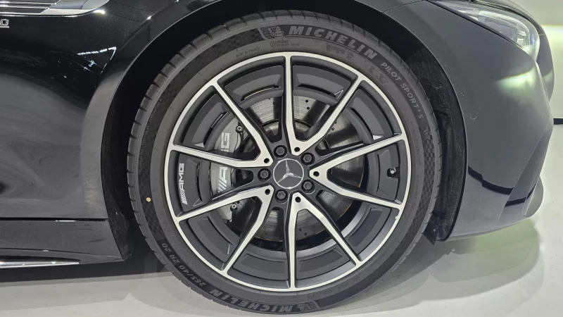 Mercedes-Benz SL-Class