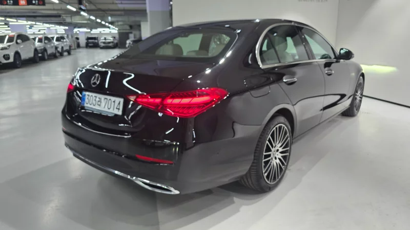 Mercedes-Benz C-Class