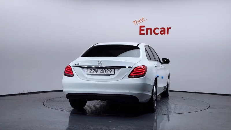 Mercedes-Benz C-Class