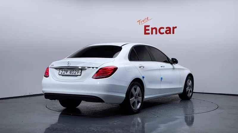 Mercedes-Benz C-Class