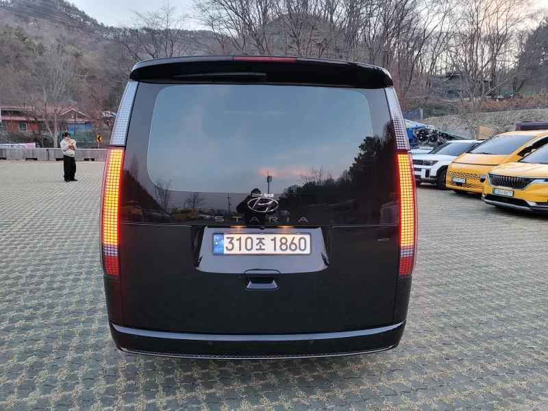Hyundai Staria
