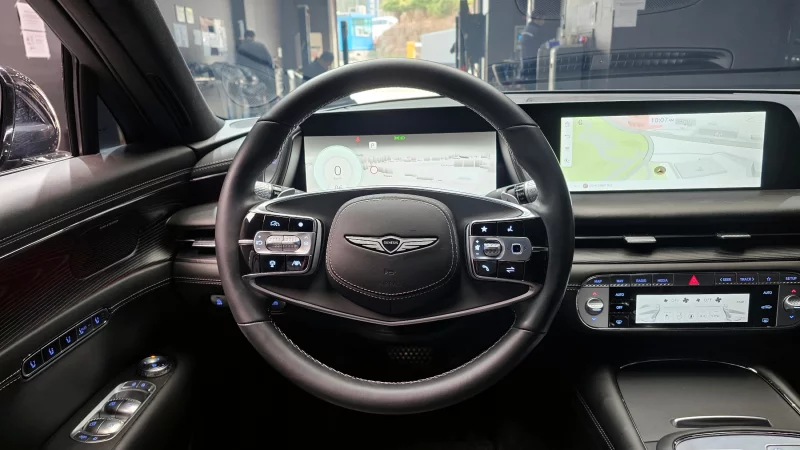 Genesis G90