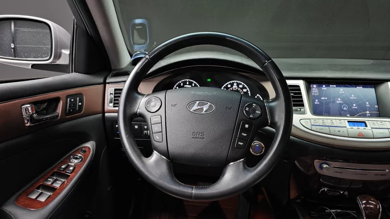 Hyundai Genesis