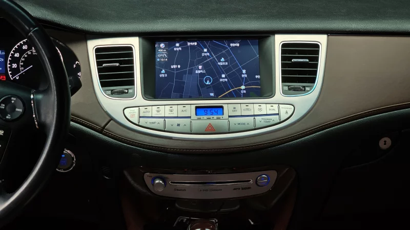 Hyundai Genesis