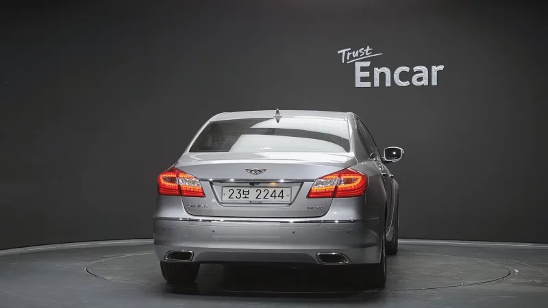Hyundai Genesis