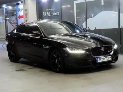 Jaguar XE