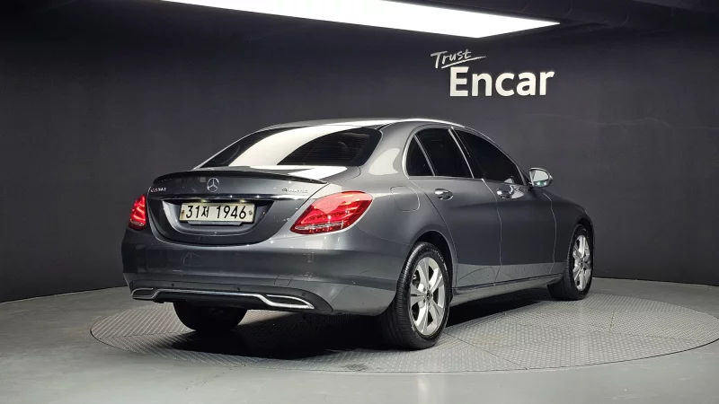 Mercedes-Benz C-Class