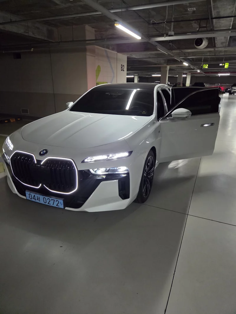 BMW i7