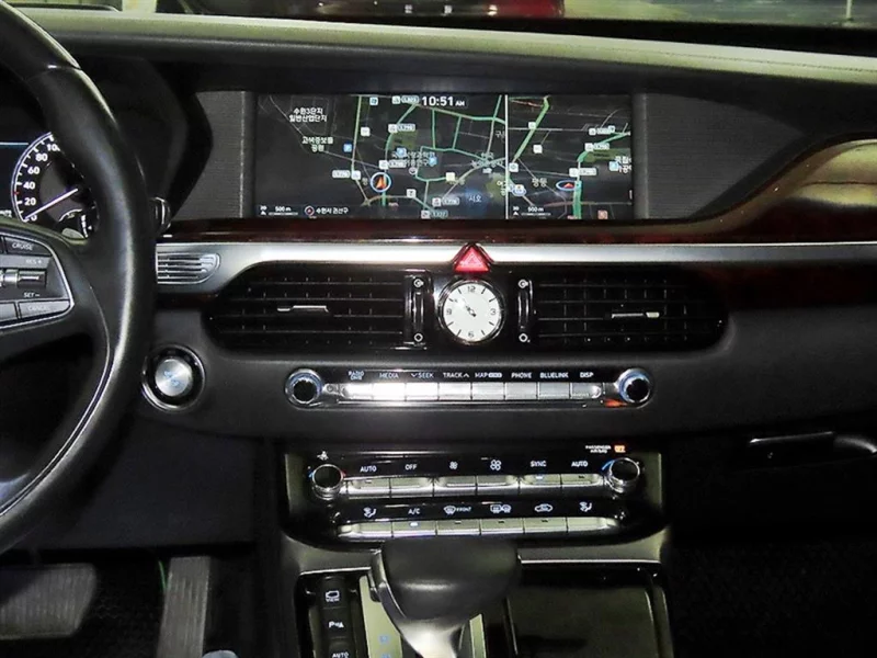 Genesis EQ900