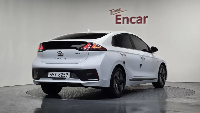 Hyundai Ioniq