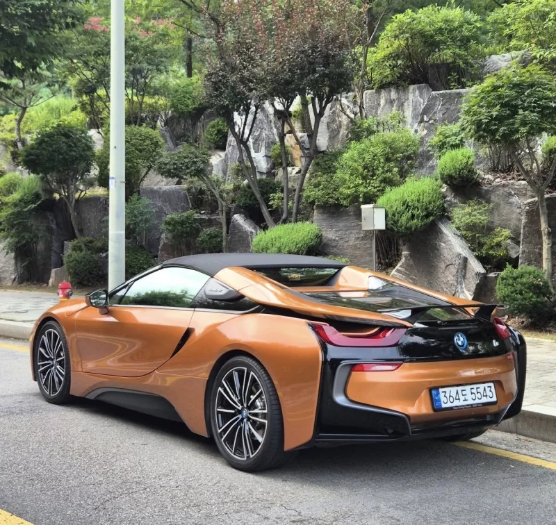 BMW i8