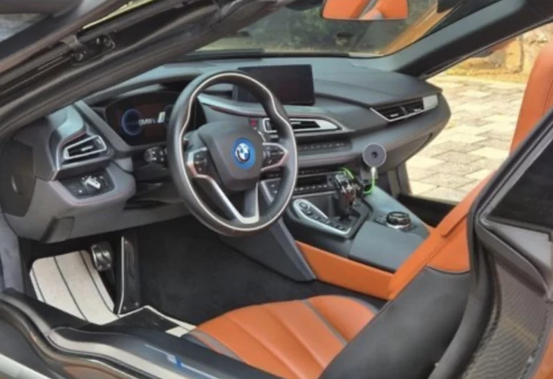 BMW i8
