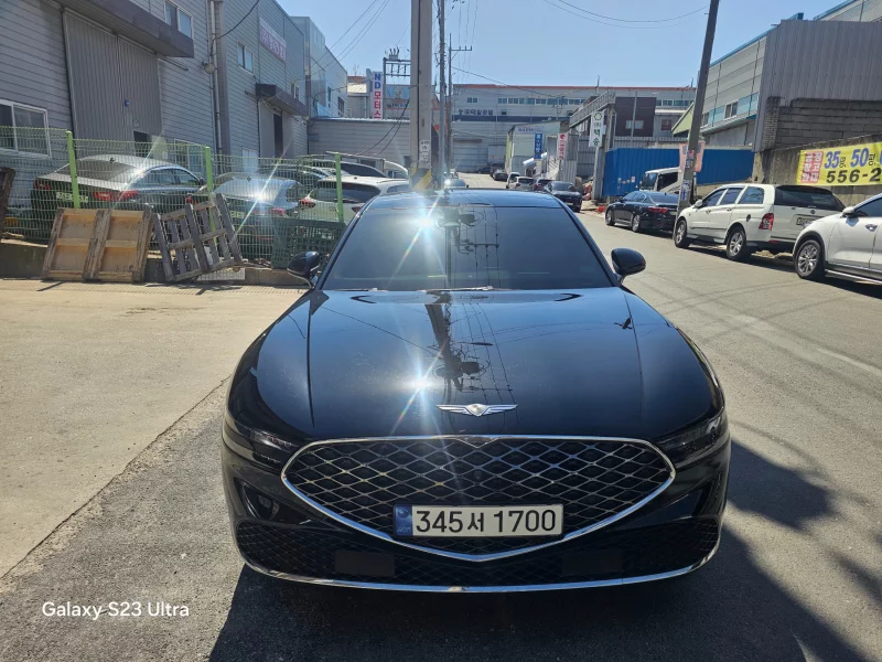 Genesis G90