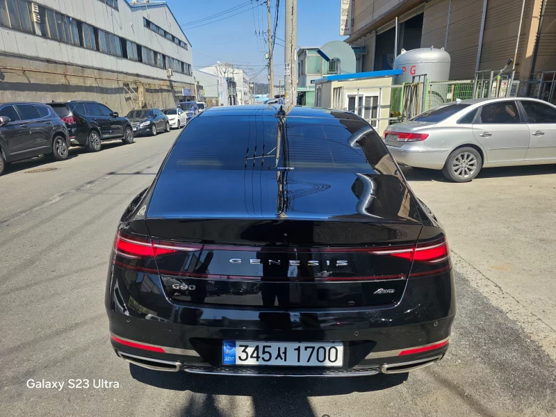 Genesis G90