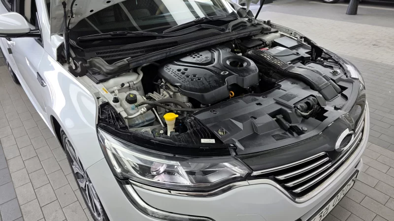 Renault SM6