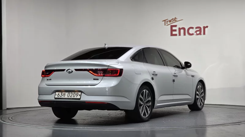 Renault SM6