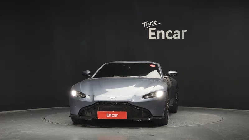 Aston Martin VANTAGE