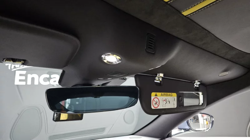 Aston Martin VANTAGE