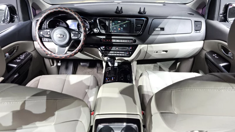 Kia Carnival
