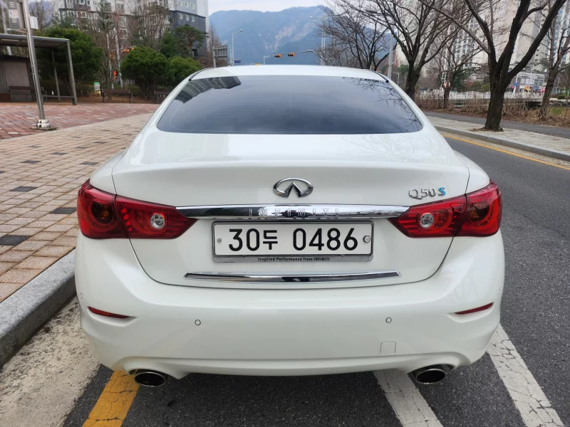 Infiniti Q50
