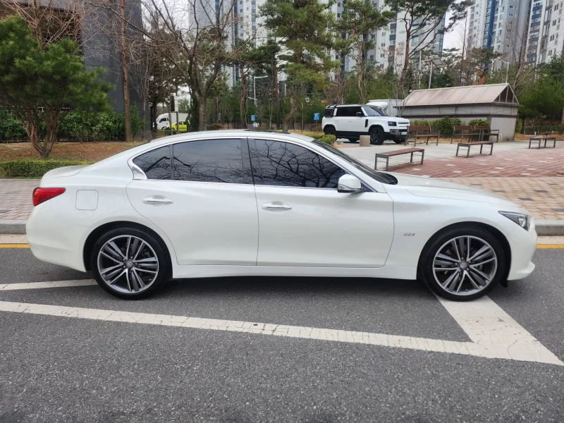 Infiniti Q50