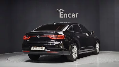 Renault SM6