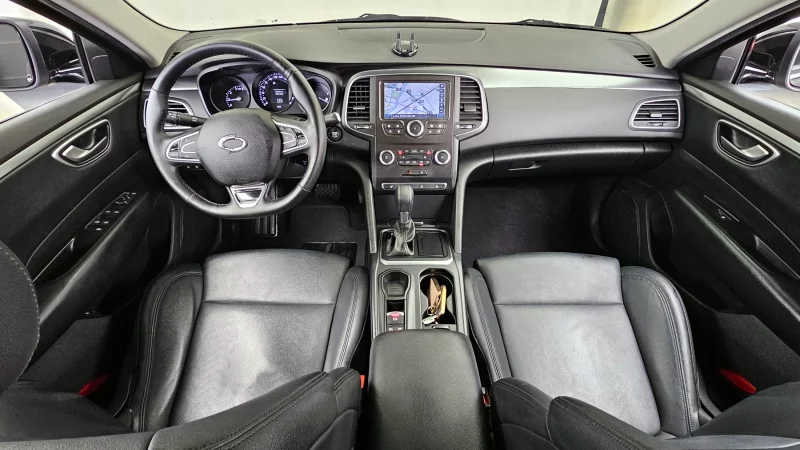 Renault SM6