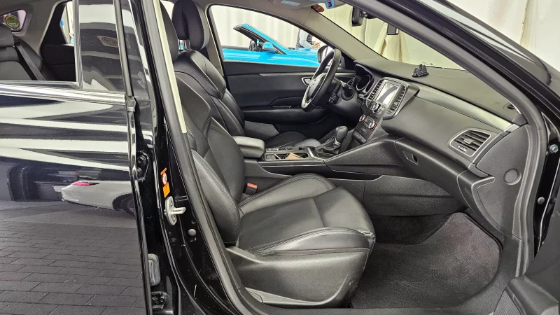 Renault SM6