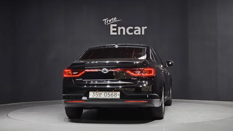 Renault SM6
