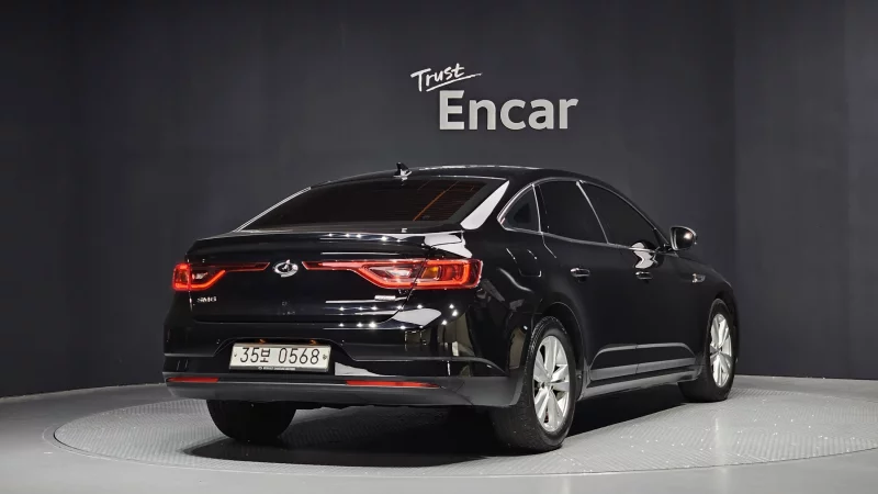 Renault SM6