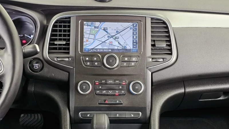 Renault SM6