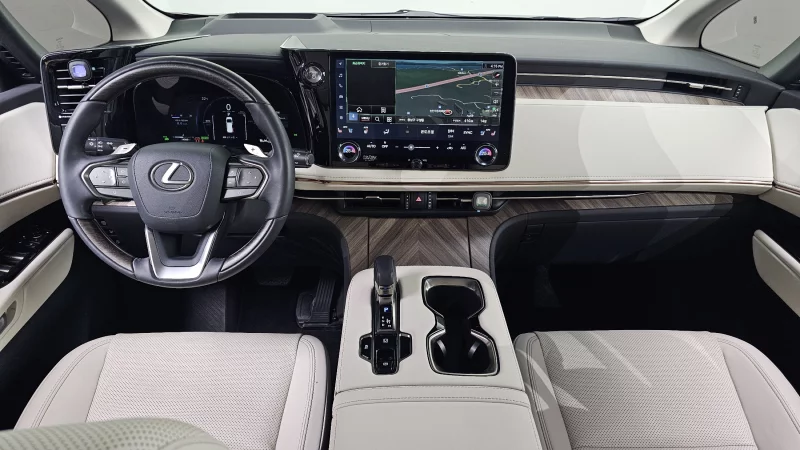 Lexus LM
