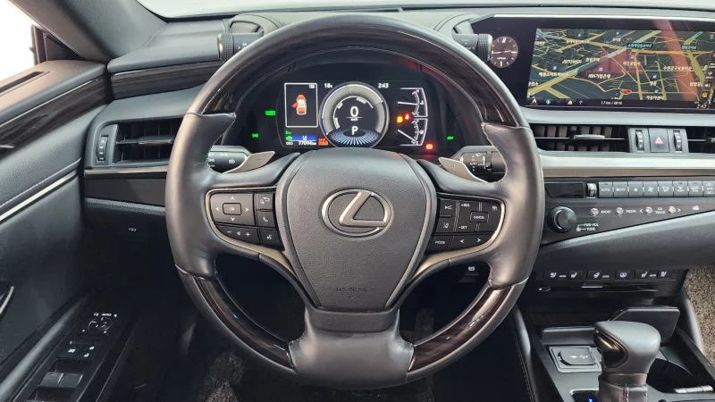 Lexus ES300h