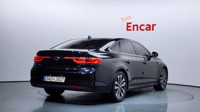 Renault SM6
