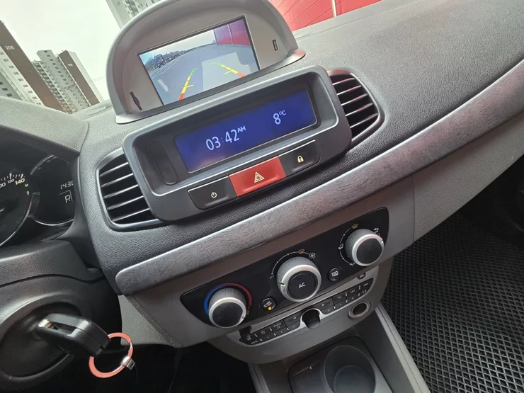 Renault SM3