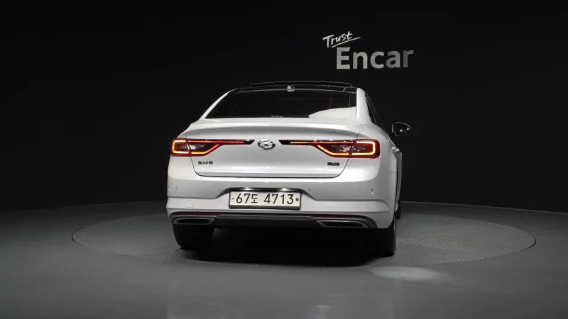 Renault SM6