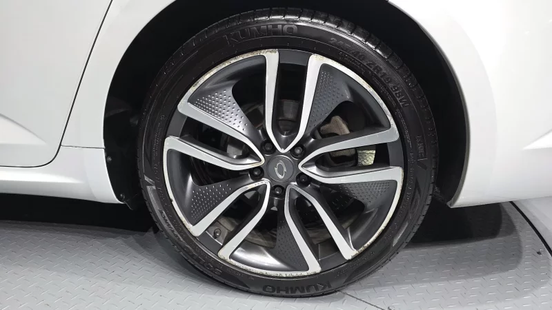 Renault SM6