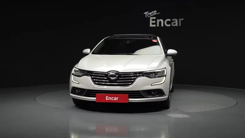 Renault SM6