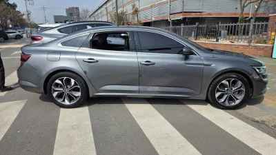 Renault SM6