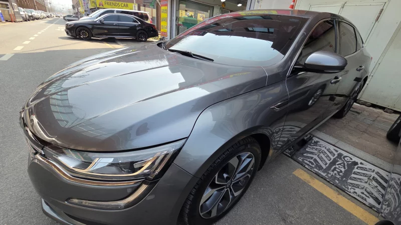 Renault SM6