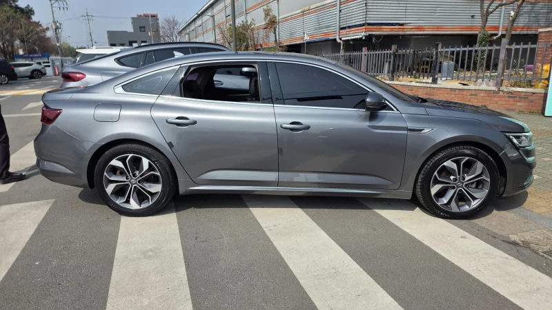 Renault SM6