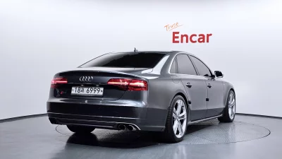 Audi S8